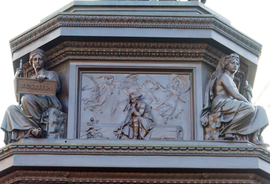 Tugenden 2 Relief  Kolin